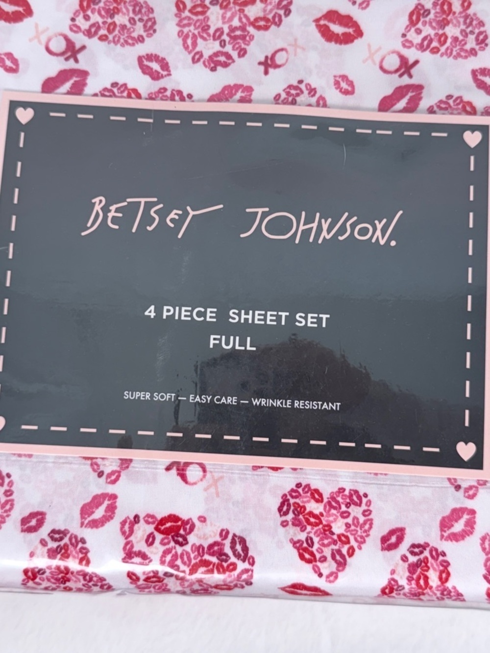 Betsey Johnson Full Sheet Set Lipstick Kiss Hearts Pink Bedding 4 Piece - Picture 5 of 6
